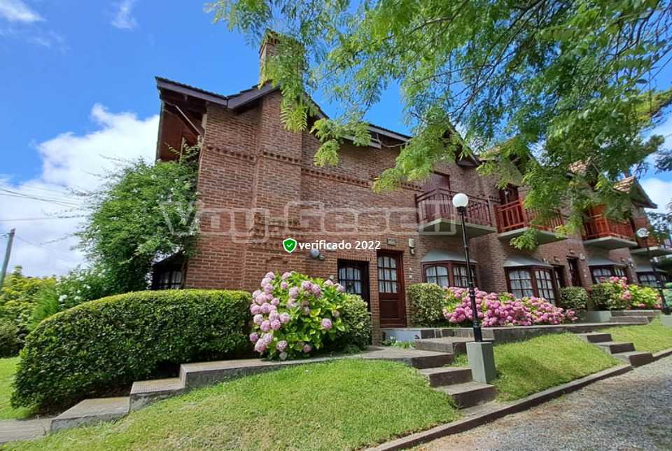 Ricardo: Duplex en Villa Gesell zona Centro