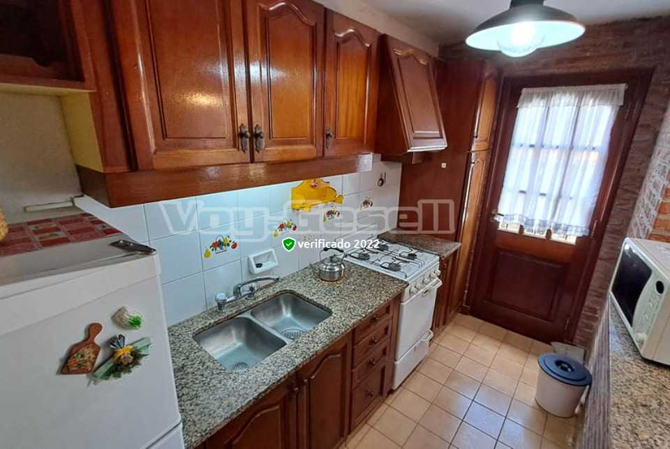 Alquilo Duplex Ricardo en Villa Gesell zona Centro  Hermosa cocina con salida al patio 