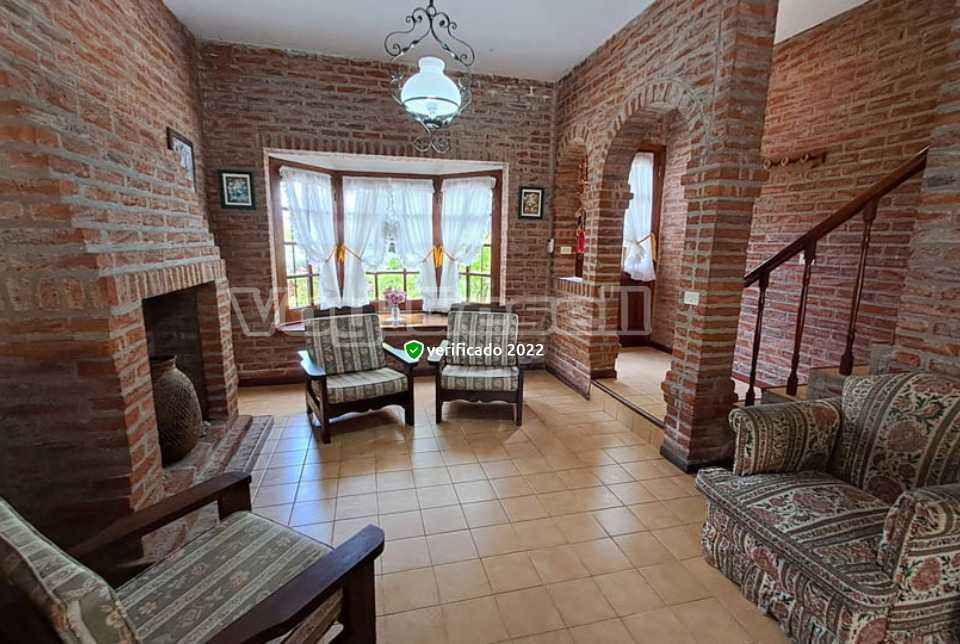 Alquilo Duplex Ricardo en Villa Gesell zona Centro  Living con bow windows