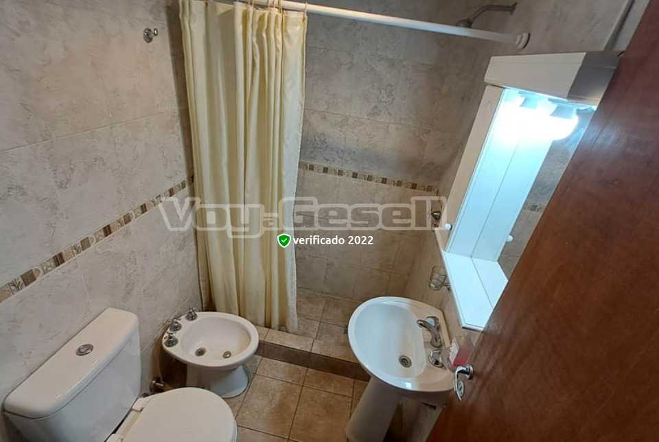 Alquilo Casa Sofican en Villa Gesell zona Barrio Norte a 1100 Mts de la Playa