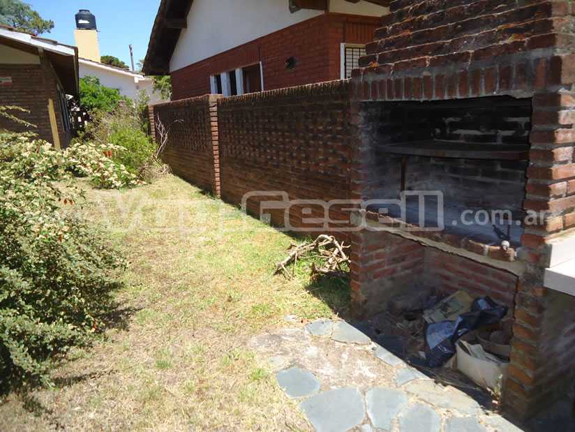 Alquilo Chalet Suvian en Villa Gesell zona Barrio Norte a 200 Mts de la Playa 