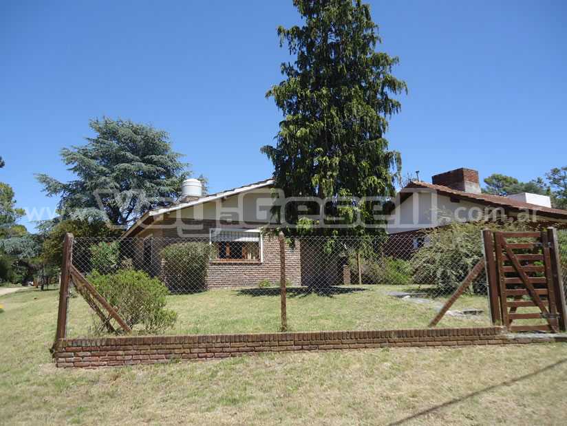 Alquilo Chalet Suvian en Villa Gesell zona Barrio Norte a 200 Mts de la Playa 