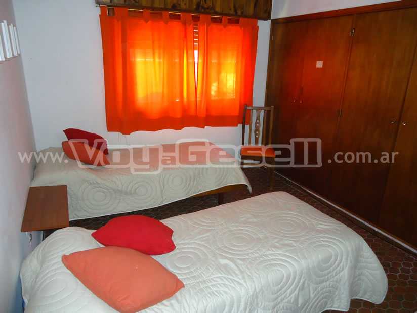 Alquilo Chalet Suvian en Villa Gesell zona Barrio Norte a 200 Mts de la Playa