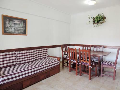 Alquilo Departamento Taormina en Villa Gesell zona Centro Comercial a 200 Mts de la Playa 