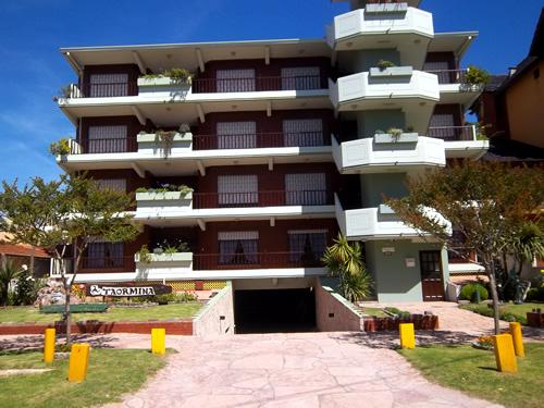 Taormina: Departamento en Villa Gesell zona Centro Comercial
