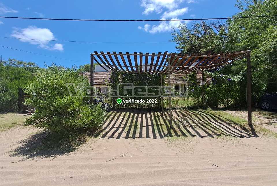 Alquilo Departamento  Claro de Luna en Villa Gesell zona Sur a 350 mts de la Playa