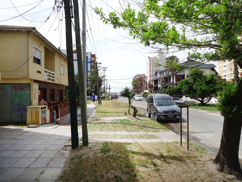 Alquilo Departamento Abaith 5 en Villa Gesell zona Centro Comercial a 200 Mts de la Playa 