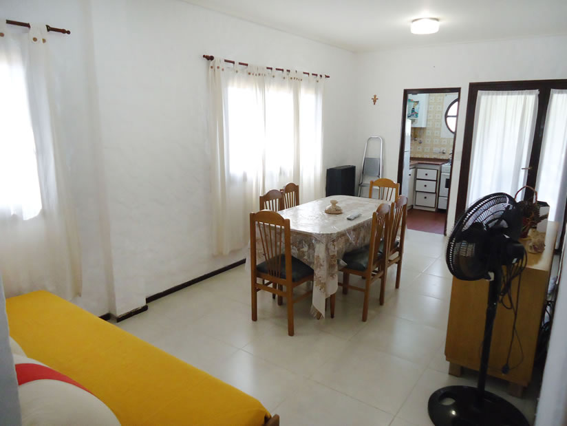 Alquilo Departamento Abaith 5 en Villa Gesell zona Centro Comercial a 200 Mts de la Playa 