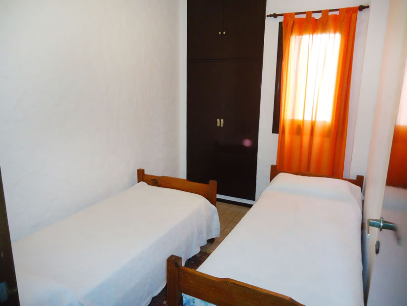 Alquilo Departamento Abaith 5 en Villa Gesell zona Centro Comercial a 200 Mts de la Playa