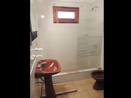 Alquilo Chalet Ague I en Villa Gesell zona Centro a 700 mts de la Playa