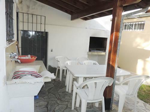 Alquilo Chalet Ague I en Villa Gesell zona Centro a 700 mts de la Playa