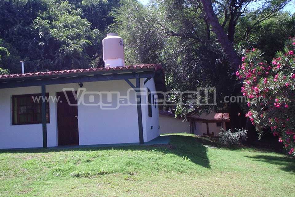 Alquilo Casa Albergue en Villa Gesell zona Centro Comercial a 500 Mts de la Playa