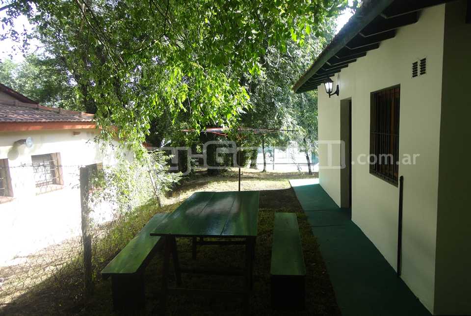 Alquilo Casa Albergue en Villa Gesell zona Centro Comercial a 500 Mts de la Playa