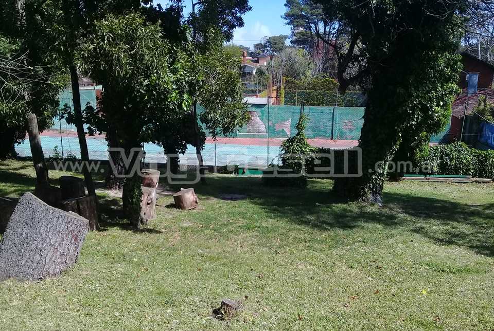 Alquilo Casa Albergue en Villa Gesell zona Centro Comercial a 500 Mts de la Playa