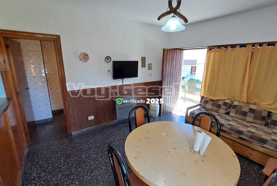 Alquilo Departamento Almanzor 1ro A en Villa Gesell zona Centro a 85 Mts de la Playa