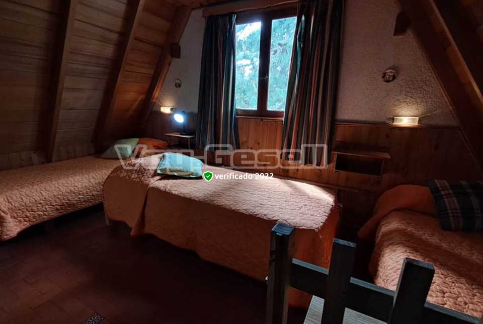 Alquilo Casa Alpino Blanco en Villa Gesell zona Centro a 500 Mts de la Playa