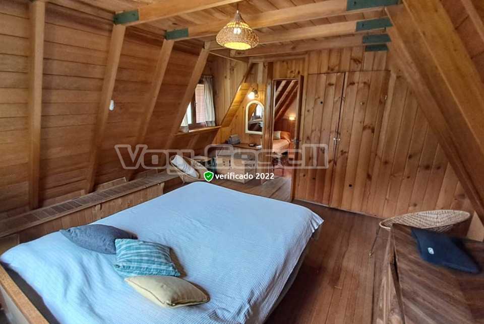 Alquilo Casa Alpino Blanco en Villa Gesell zona Centro a 500 Mts de la Playa