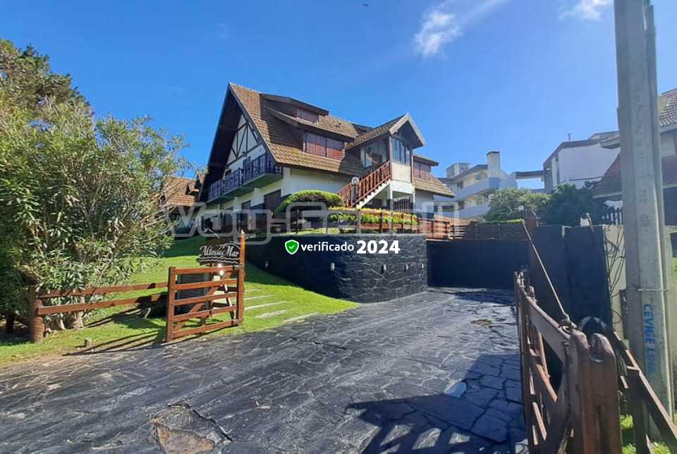 Alquilo Casa Altos del Mar planta baja en Villa Gesell zona Barrio Norte a 120 Mts de la Playa 