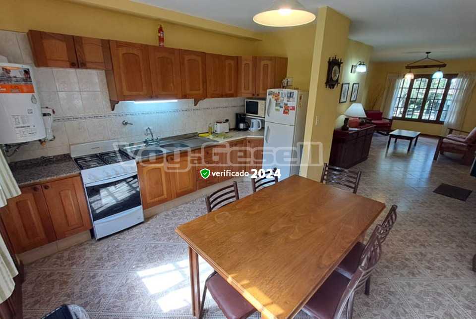 Alquilo Casa Altos del Mar planta baja en Villa Gesell zona Barrio Norte a 120 Mts de la Playa 