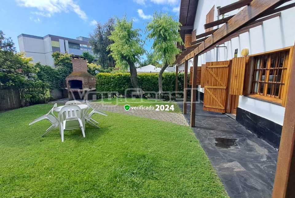 Alquilo Casa Altos del Mar planta baja en Villa Gesell zona Barrio Norte a 120 Mts de la Playa 