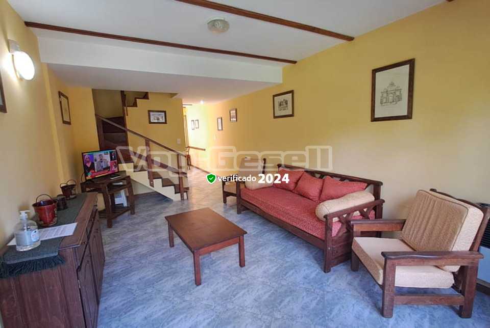 Alquilo Duplex Altos del Mar triplex en Villa Gesell zona Barrio Norte a 120 Mts de la Playa 