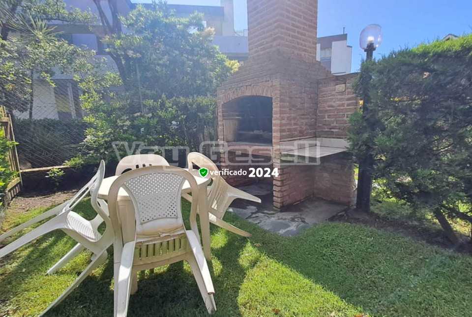 Alquilo Duplex Altos del Mar triplex en Villa Gesell zona Barrio Norte a 120 Mts de la Playa