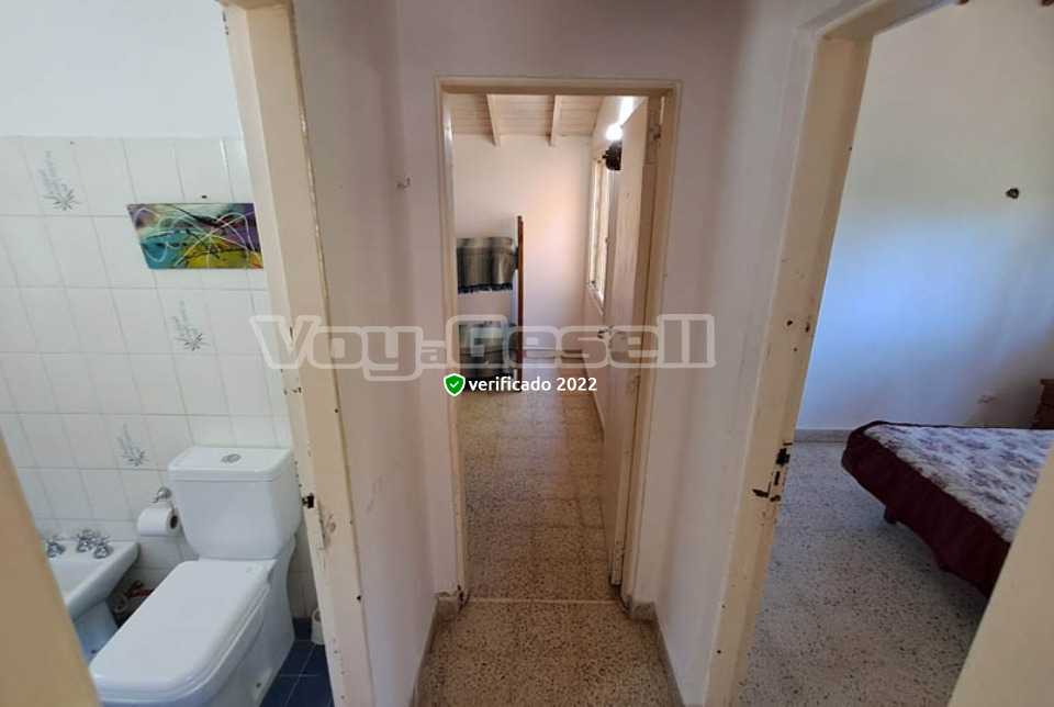 Alquilo Casa Alumine en Villa Gesell zona Centro a 1300 Mts de la Playa Pasillo
