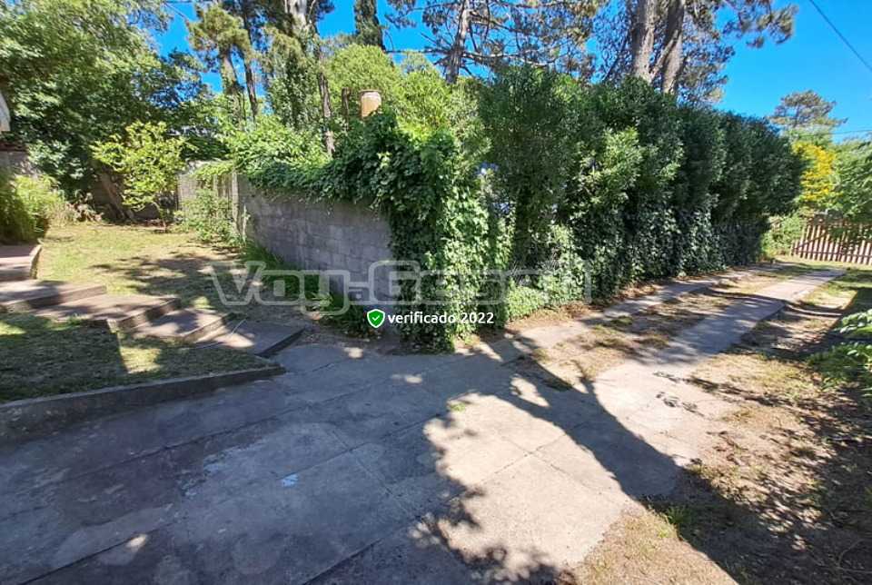Alquilo Casa Alumine en Villa Gesell zona Centro a 1300 Mts de la Playa Estacionamiento