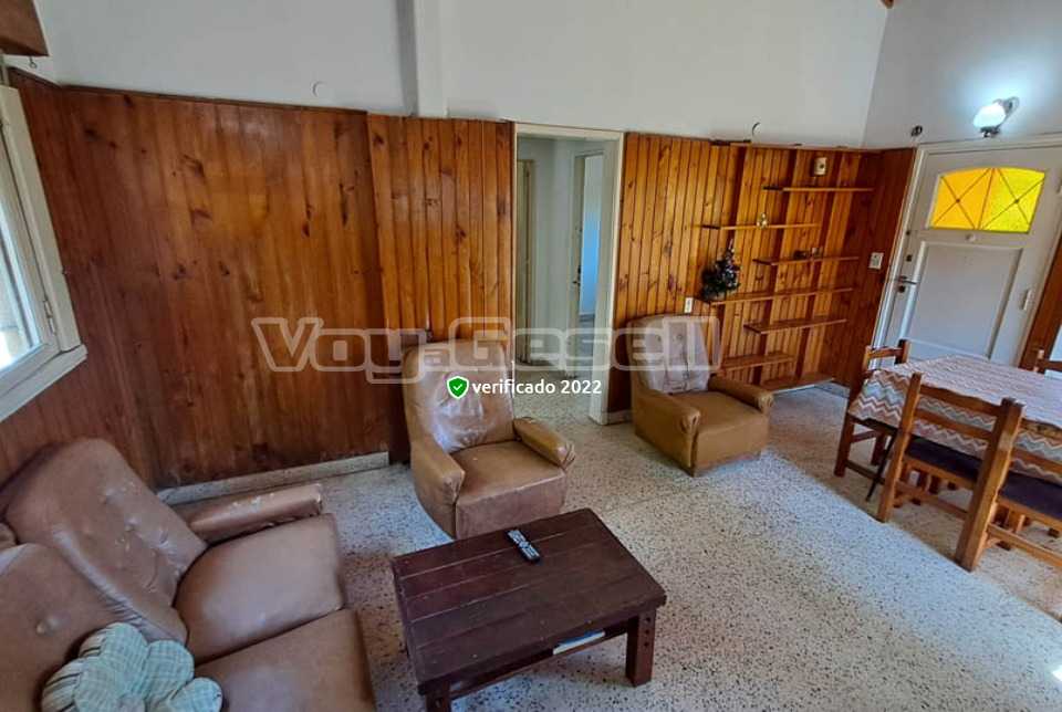 Alquilo Casa Alumine en Villa Gesell zona Centro a 1300 Mts de la Playa Living Comedor