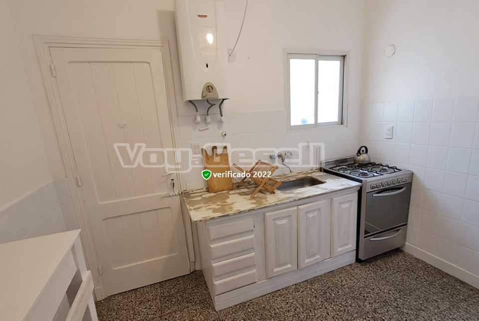 Alquilo Departamento Vientos de Mar en Villa Gesell zona Centro Comercial a 20 Mts de la Playa 