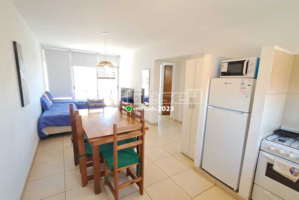 Alquilo Departamento Amewil 5 en Villa Gesell zona Centro Comercial a 50 Mts de la Playa 