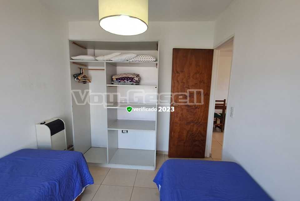 Alquilo Departamento Amewil 5 en Villa Gesell zona Centro Comercial a 50 Mts de la Playa