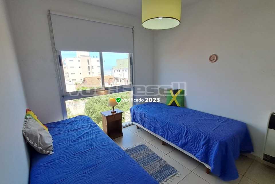 Alquilo Departamento Amewil 5 en Villa Gesell zona Centro Comercial a 50 Mts de la Playa