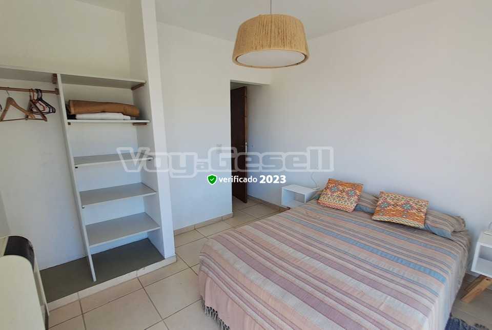 Alquilo Departamento Amewil 5 en Villa Gesell zona Centro Comercial a 50 Mts de la Playa