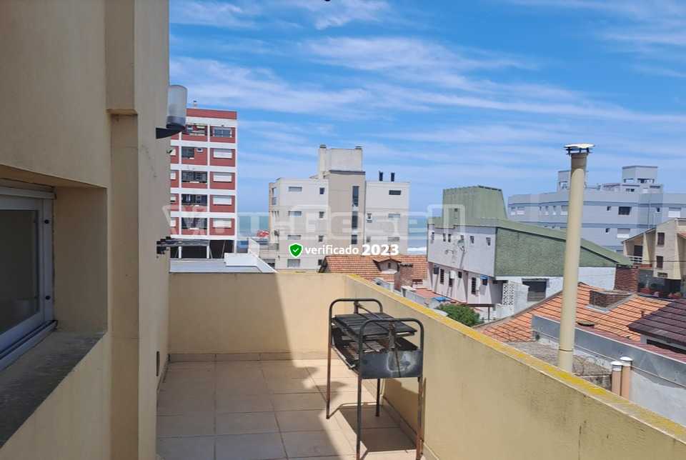 Alquilo Departamento Amewil 5 en Villa Gesell zona Centro Comercial a 50 Mts de la Playa