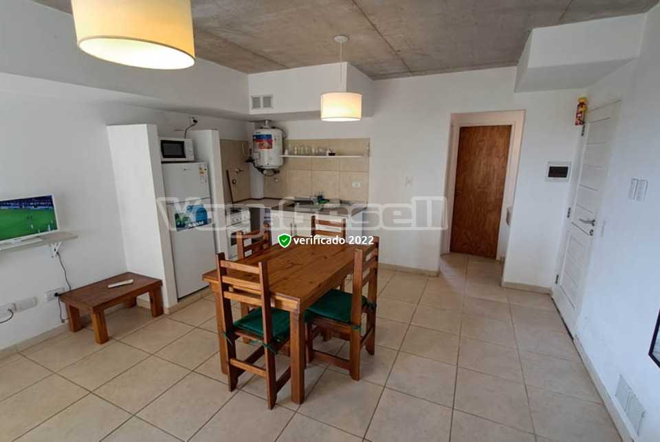 Alquilo Departamento Amewil 4 en Villa Gesell zona Centro Comercial a 50 Mts de la Playa 