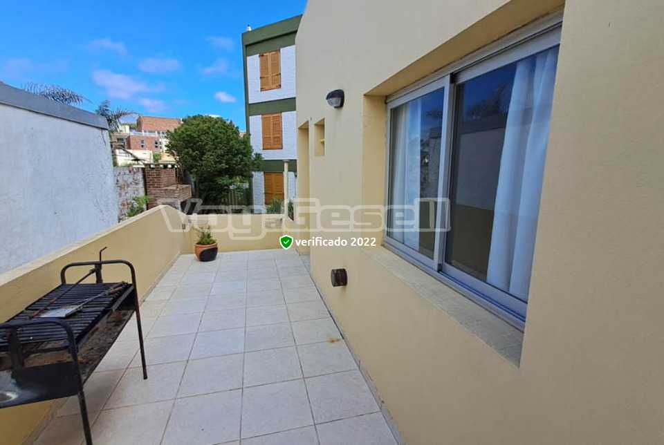 Alquilo Departamento Amewil 4 en Villa Gesell zona Centro Comercial a 50 Mts de la Playa 