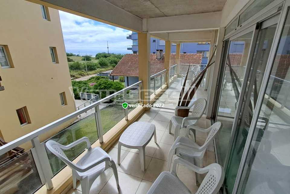 Alquilo Departamento Amewil 4 en Villa Gesell zona Centro Comercial a 50 Mts de la Playa