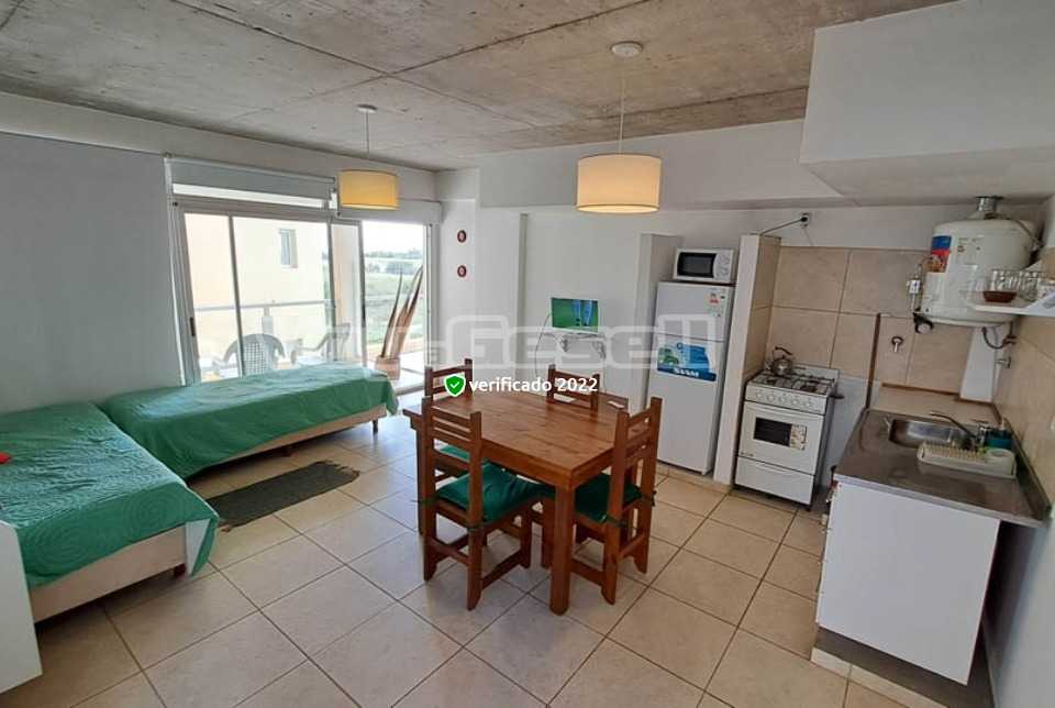 Amewil 4: Departamento en Villa Gesell zona Centro Comercial