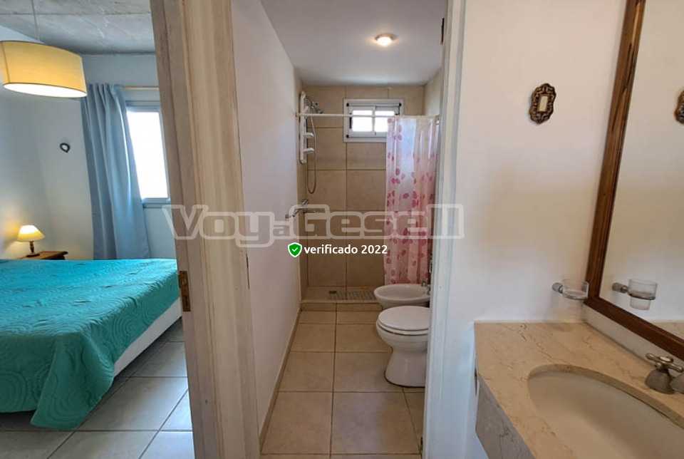 Alquilo Departamento Amewil 4 en Villa Gesell zona Centro Comercial a 50 Mts de la Playa