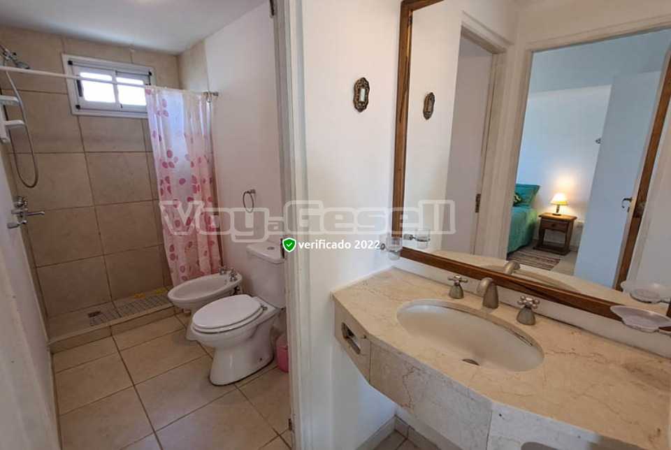 Alquilo Departamento Amewil 4 en Villa Gesell zona Centro Comercial a 50 Mts de la Playa