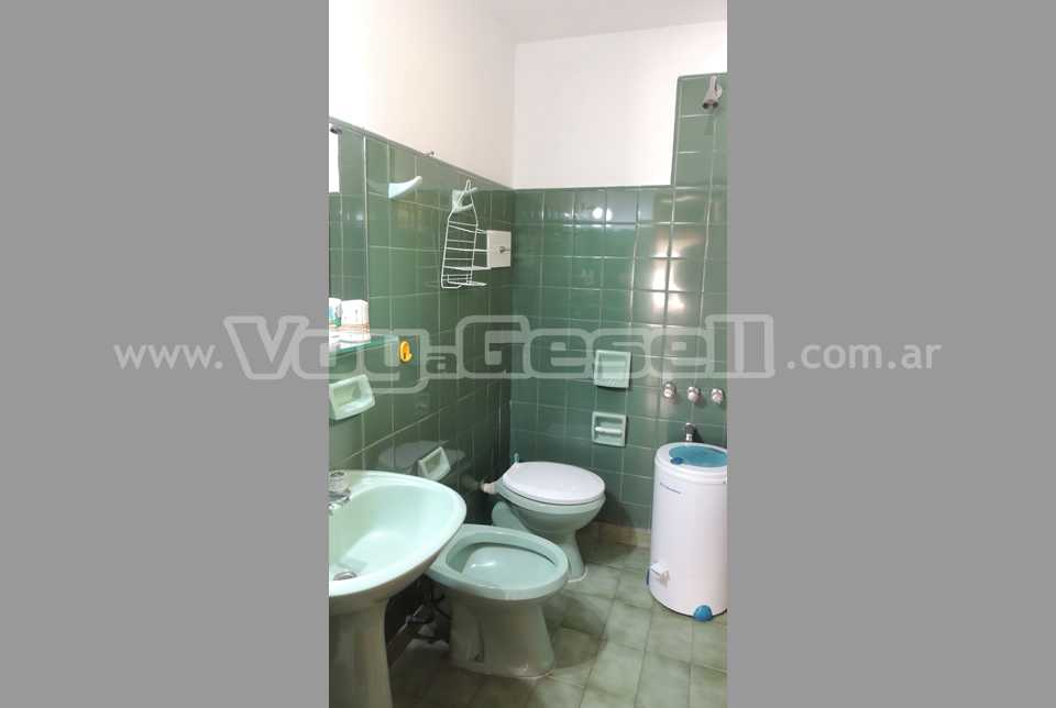 Alquilo Casa Anali en Villa Gesell zona Barrio Norte a 1400 mts de la Playa