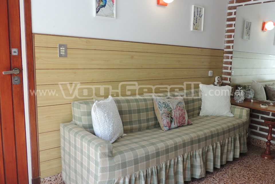 Alquilo Casa Anali en Villa Gesell zona Barrio Norte a 1400 mts de la Playa 