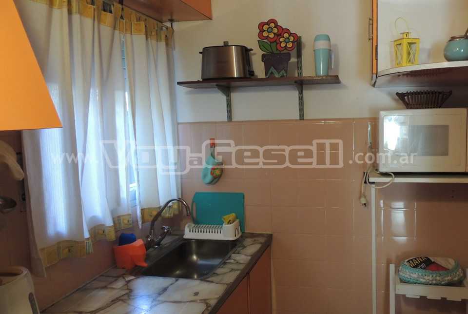 Alquilo Casa Anali en Villa Gesell zona Barrio Norte a 1400 mts de la Playa 