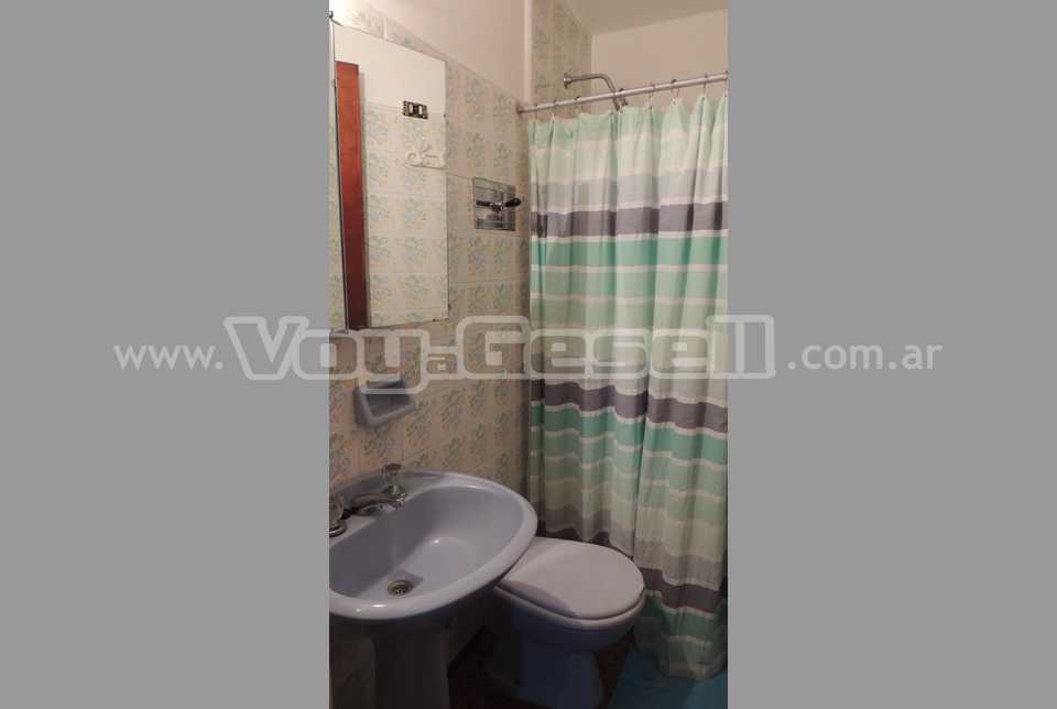 Alquilo Casa Anali en Villa Gesell zona Barrio Norte a 1400 mts de la Playa