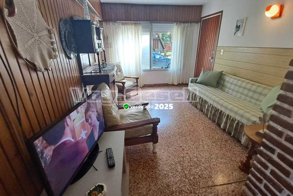 Alquilo Casa Anali en Villa Gesell zona Barrio Norte a 1400 mts de la Playa