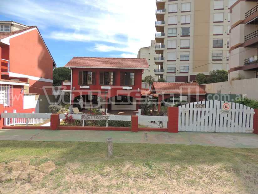 Alquilo Casa Angelica :: Nuevos Dueños en Villa Gesell zona Barrio Norte a 130 mts de la Playa