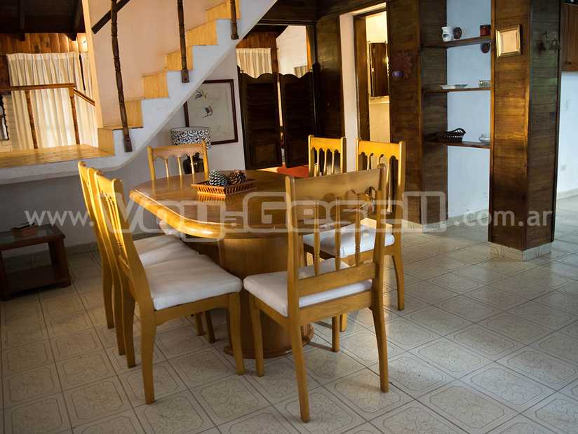 Alquilo Casa Angelica :: Nuevos Dueños en Villa Gesell zona Barrio Norte a 130 mts de la Playa 