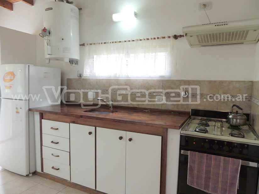 Alquilo Departamento Anto en Villa Gesell zona Centro a 700 mts de la Playa 