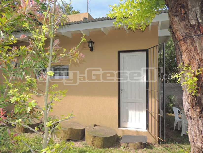 Alquilo Departamento Anto en Villa Gesell zona Centro a 700 mts de la Playa 